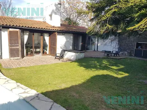 CASA EN VENTA SANTA RITA BOULOGNE 6 AMBIENTES JARDÍN PILETA