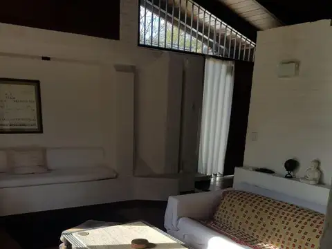 Casa 6 ambientes con 4 baños