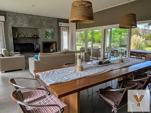 Casa en Venta en Barrio Golf 2, USD 300.000
