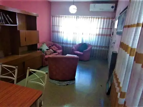 Depto Tipo Casa en Venta en Flores, USD 129.000