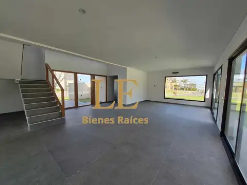 Casa en Venta al Oeste