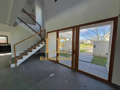 Casa en Venta al Oeste