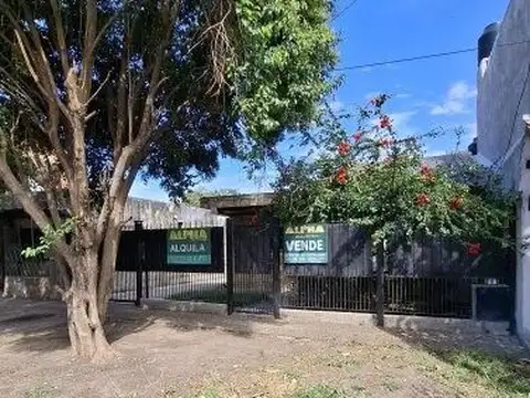 Casa de 4 amb. con quincho y entrada p/ auto en venta | Berazategui