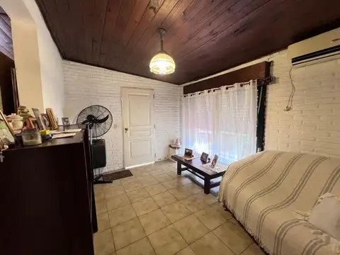 Doctor Mariano Moreno 1500