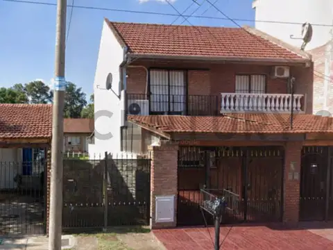 VENTA DUPLEX 3 AMBIENTES Y BAULERA - COCHERA TECHADA - SAN JUSTO - ISIDRO CASANO