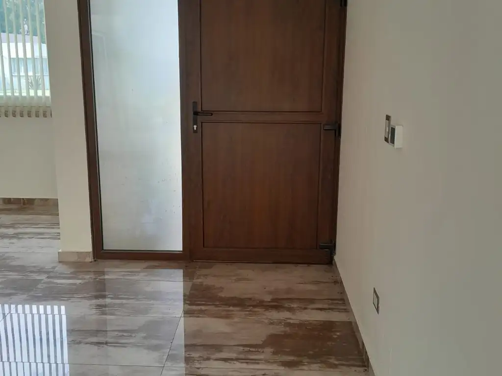 43 6700 - 3 dormitorios con cochera