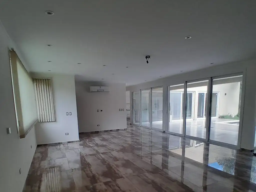 Casa en Venta en Las Golondrinas