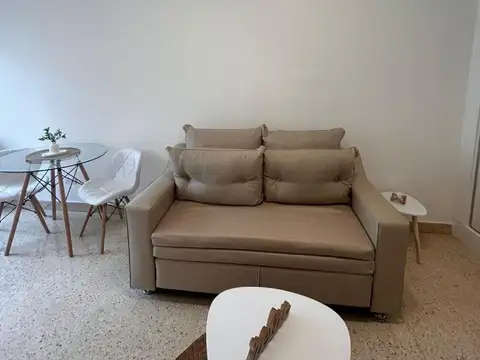 Falucho 2100, Piso 7