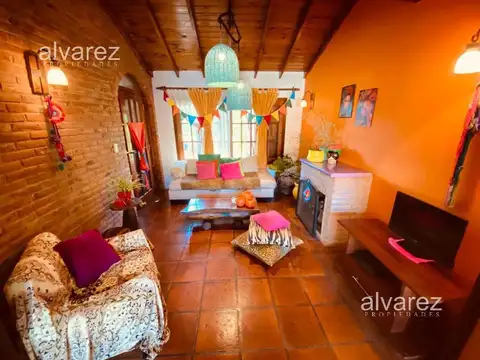 Casa 4 ambientes con 2 baños