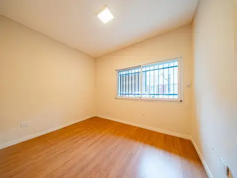 Depto Tipo Casa 4 ambientes con 2 baños