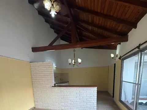 Depto Tipo Casa en Alquiler de 1 dormitorio