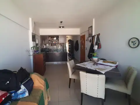 Excelente 2 Amb amplio, impecable con Balcón Vista Abierta. 