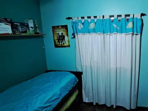 Casa 4 ambientes con 2 baños