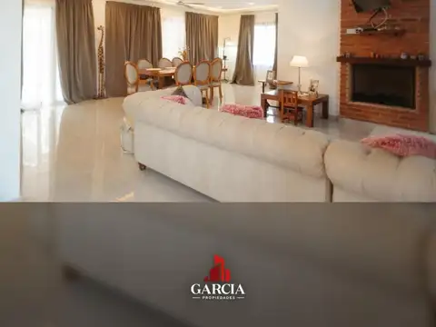 Casa en Venta con 1 cochera