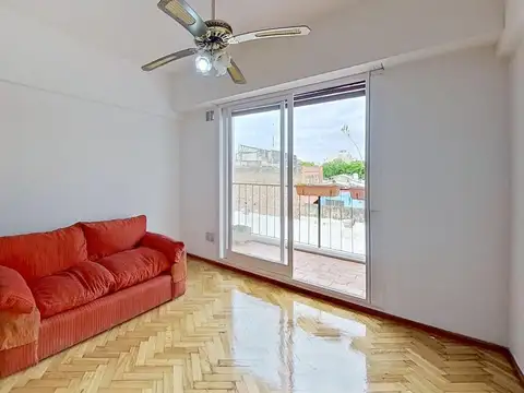  RESERVADO  Departamento en Villa Urquiza venta 2 ambientes con balcon y lavadero bajas expensas