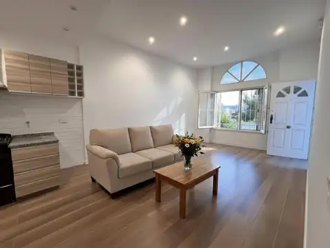 Venta PH 3 ambientes Barrio Naón renovado Luminoso