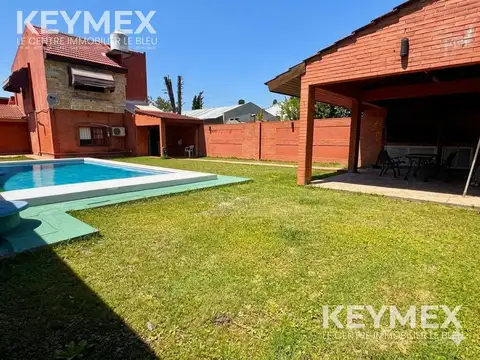 Venta Casa 5 Ambientes Villa Udaondo Cochera Pileta Apta Credito