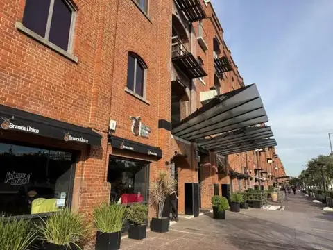 ALICIA MOREAU DE JUSTO 700