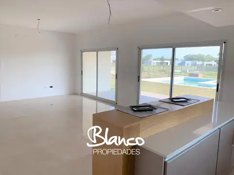 Casa 5 ambientes con 3 baños