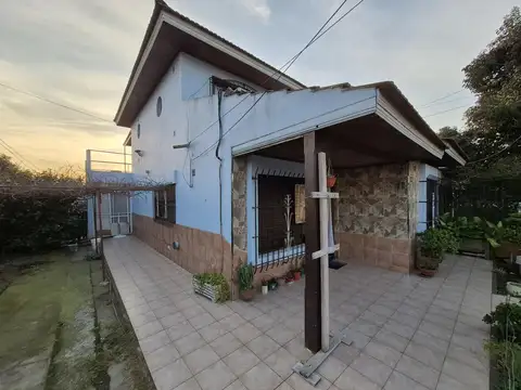Casa 4 ambientes con 1 baño