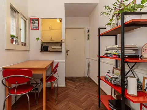 Presidente José Evaristo Uriburu 1000, Piso 2