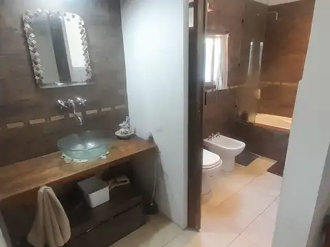 Casa 3 ambientes con 2 baños