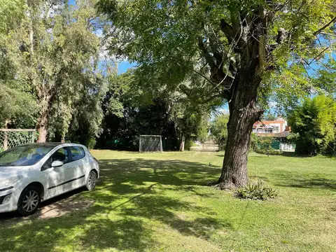 Casa 6 ambientes con 2 baños