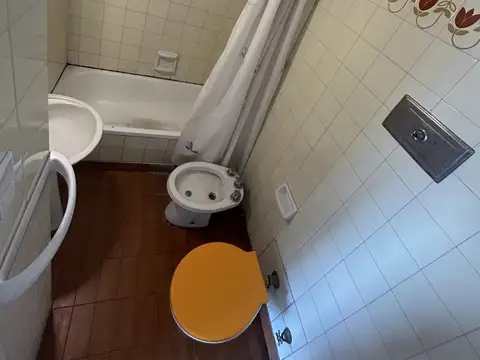 Almagro venta Monoambiente cocina independiente baño completo a metros de la UTN