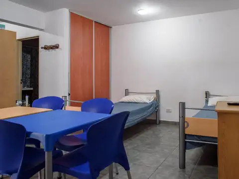 Venta Monoambiente con Patio en Parque Chas