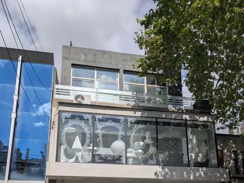Oficina triplex luminosa con 2 terrazas