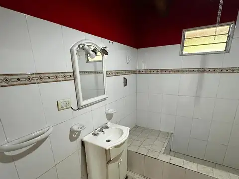 Casa en Alquiler con 1 cochera