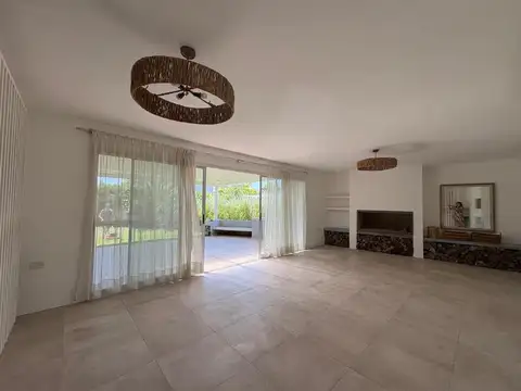 Casa en Venta en Haras Santa Maria, USD 180.000