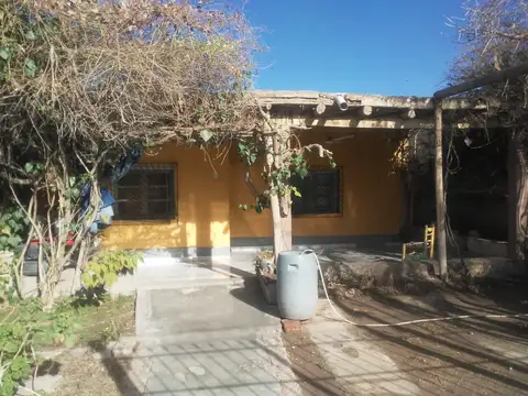 Casa de dos dormitorios. La Bebida, Rivadavia