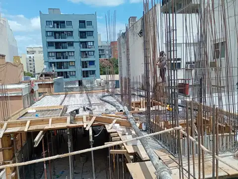 VENTA DEPARTAMNTO DUPLEX EN POZO DOS DORMITORIOS BO GENERAL PAZ