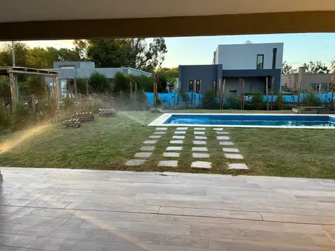 Casa en Alquiler de 3 dormitorios