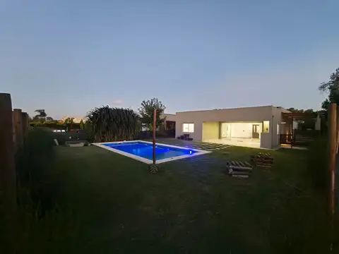 Casa en Alquiler 1 año