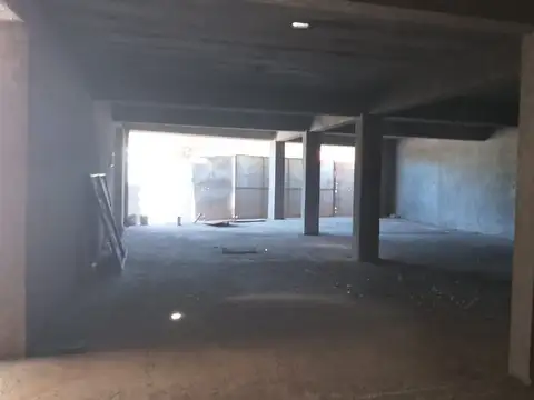 VENTA 2 DEPARTAMENTOS Y LOCAL COMERCIAL EN LUJAN