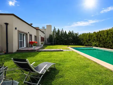 Casa en Venta en Laguna Azul, USD 169.990