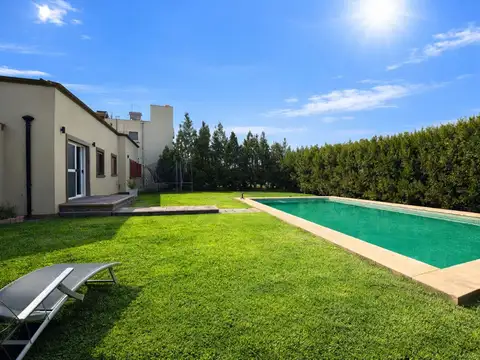 Casa 4 ambientes con 3 baños