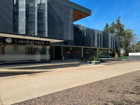 Local en Alquiler Plaza Aconquija