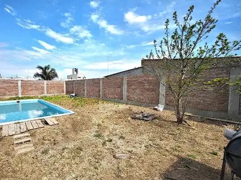 Casa 2 ambientes con 1 baño