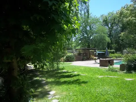 Quinta en Alquiler Temporal con 2 cocheras