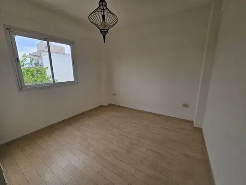 Departamento en Alquiler en Santos Lugares, $ 450.000