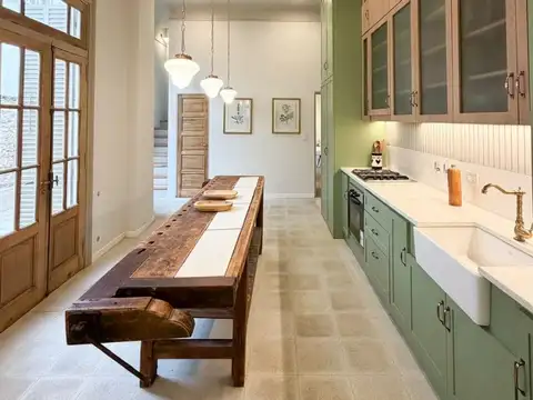 Casa 7 ambientes con 3 baños