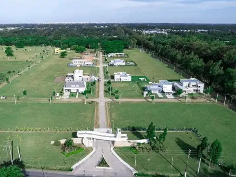 467 (EX CALLE 11) Y 139: LOTE EN VENTA EN LAS CAROLINAS