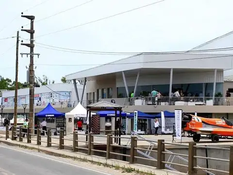 TIGRE - CAMA NÁUTICA DE 21 PIES - EXCELENTE UBICACIÓN 