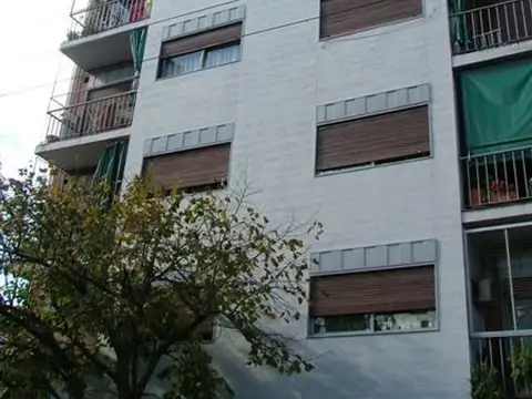 Departamento 4 ambientes Frente Balcón