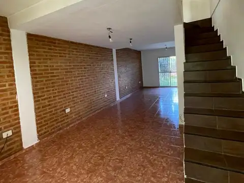 Alquiler Dúplex Dos Dorm. C/estacionamiento, Barrio Canal V, Neuquén