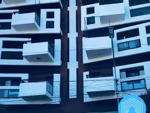 Semipiso al frente 4 amb. Ramos Mejia - sobre Av. de Mayo!