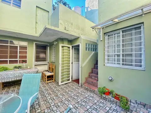 Casa 5 ambientes con 2 baños